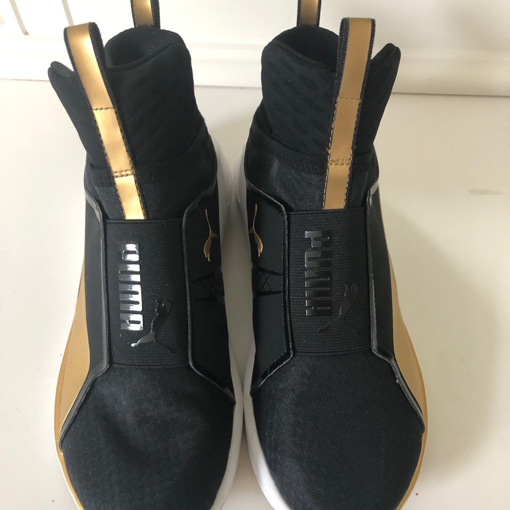 Puma  high top tennis shoes